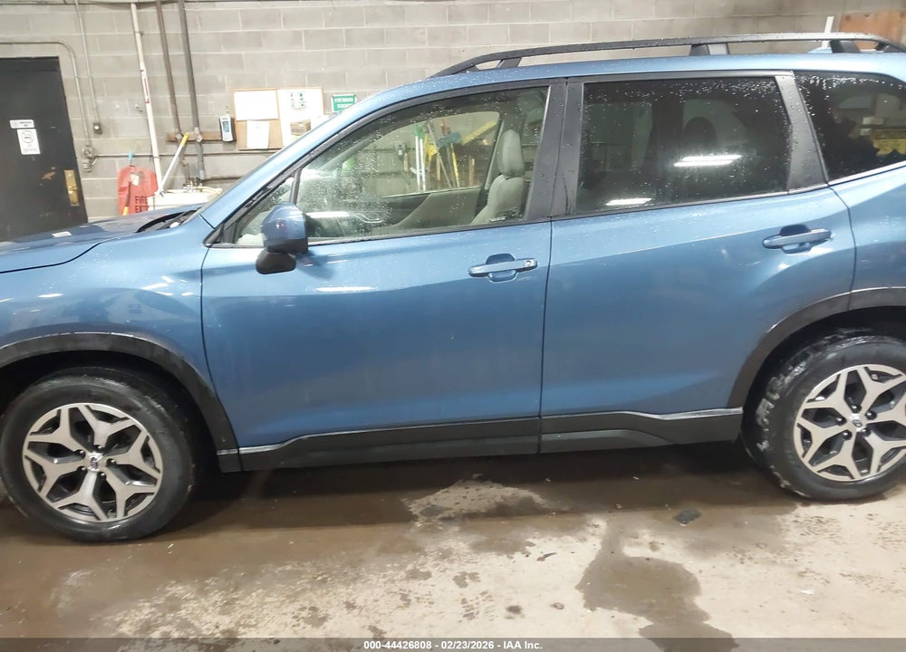 2023 SUBARU FORESTER PREMIUM VIN: JF2SKADC6PH504370