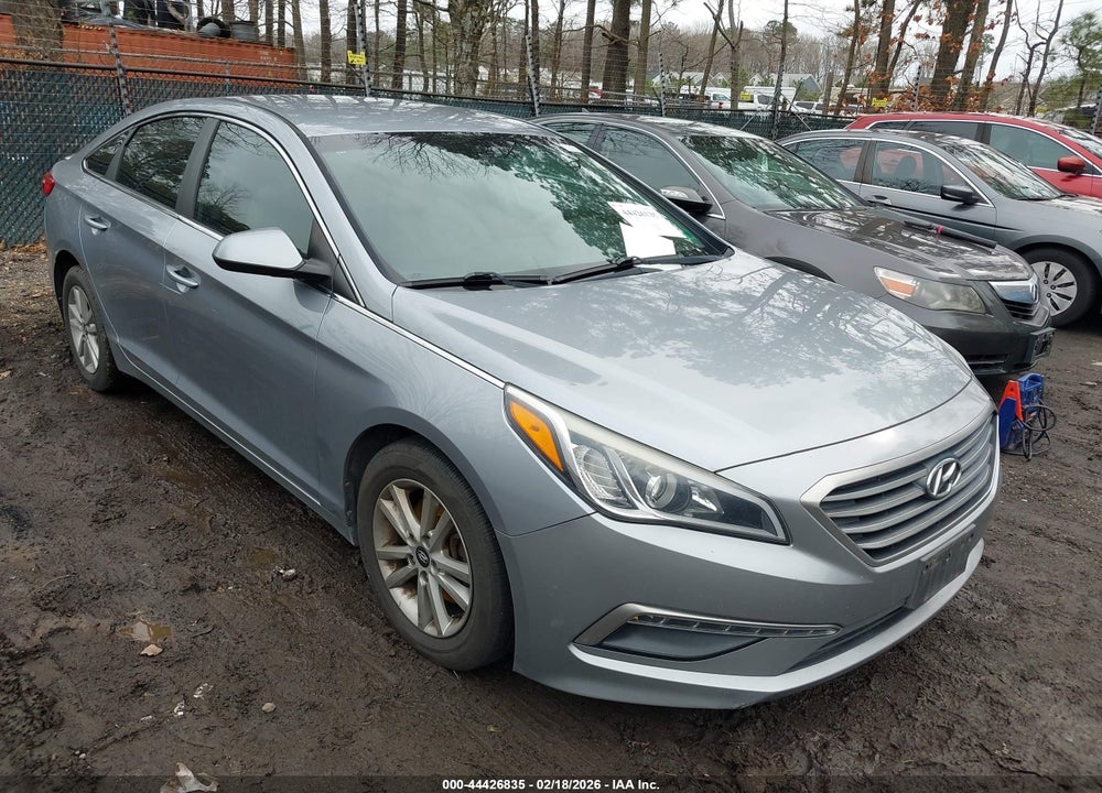 2015 HYUNDAI SONATA SE VIN: 5NPE24AF8FH019322