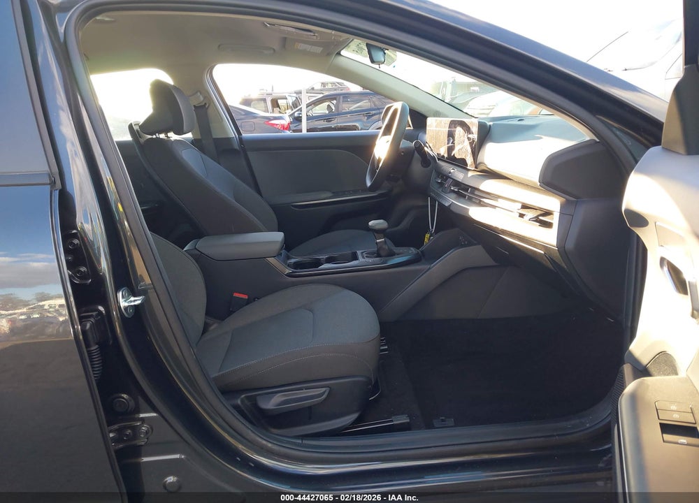 2025 KIA K4 LXS VIN: 3KPFT4DE2SE236500