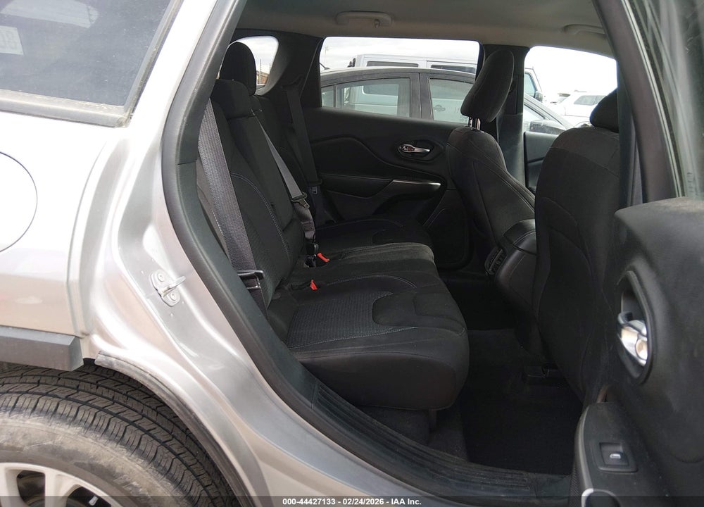2020 JEEP CHEROKEE LATITUDE FWD VIN: 1C4PJLCB8LD503668