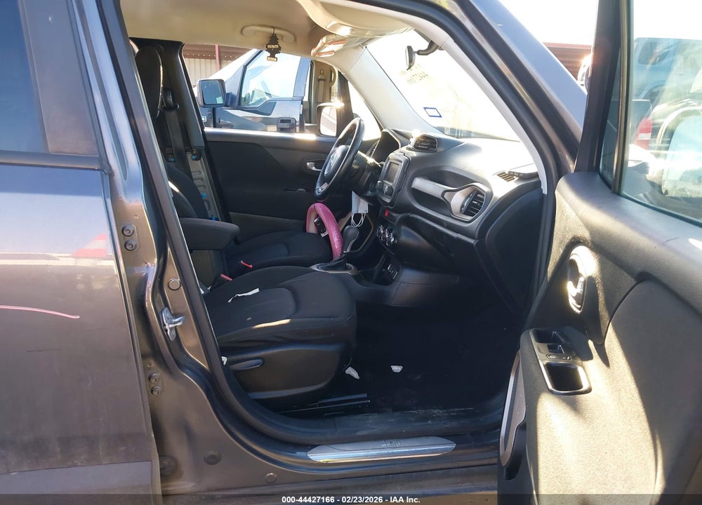 2017 JEEP RENEGADE LATITUDE FWD VIN: ZACCJABB5HPE61179