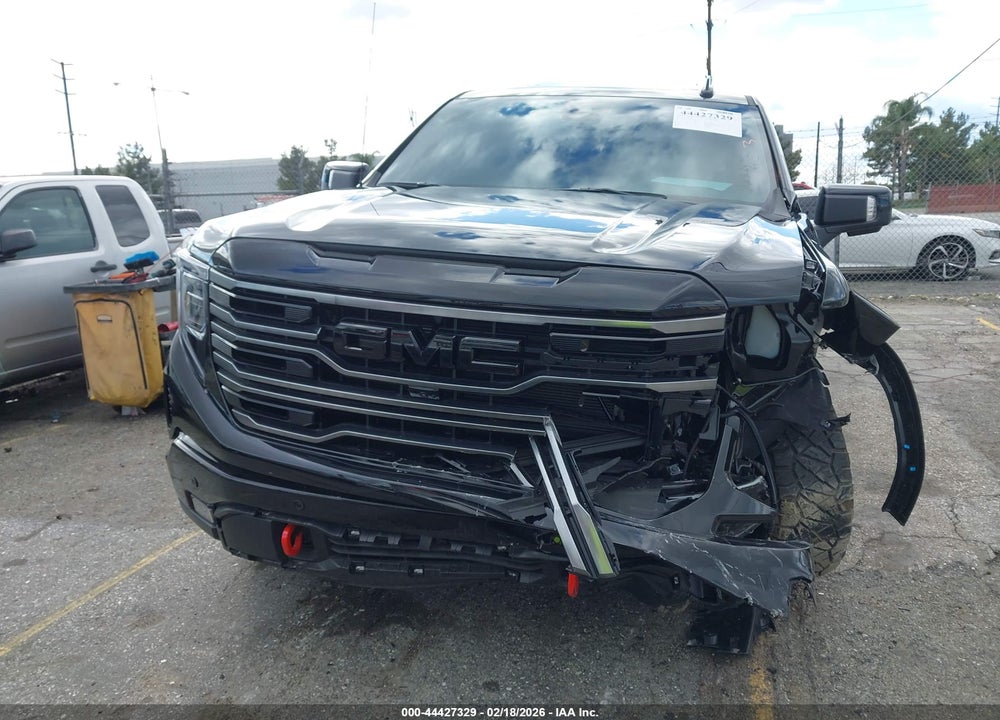 2026 GMC SIERRA 1500 , SHORT BED, AT4, 4WD VIN: 1GTUUEE84TZ149285