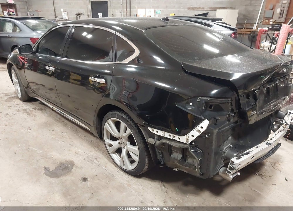 2017 INFINITI Q70L VIN: JN1BY1PR3HM210045