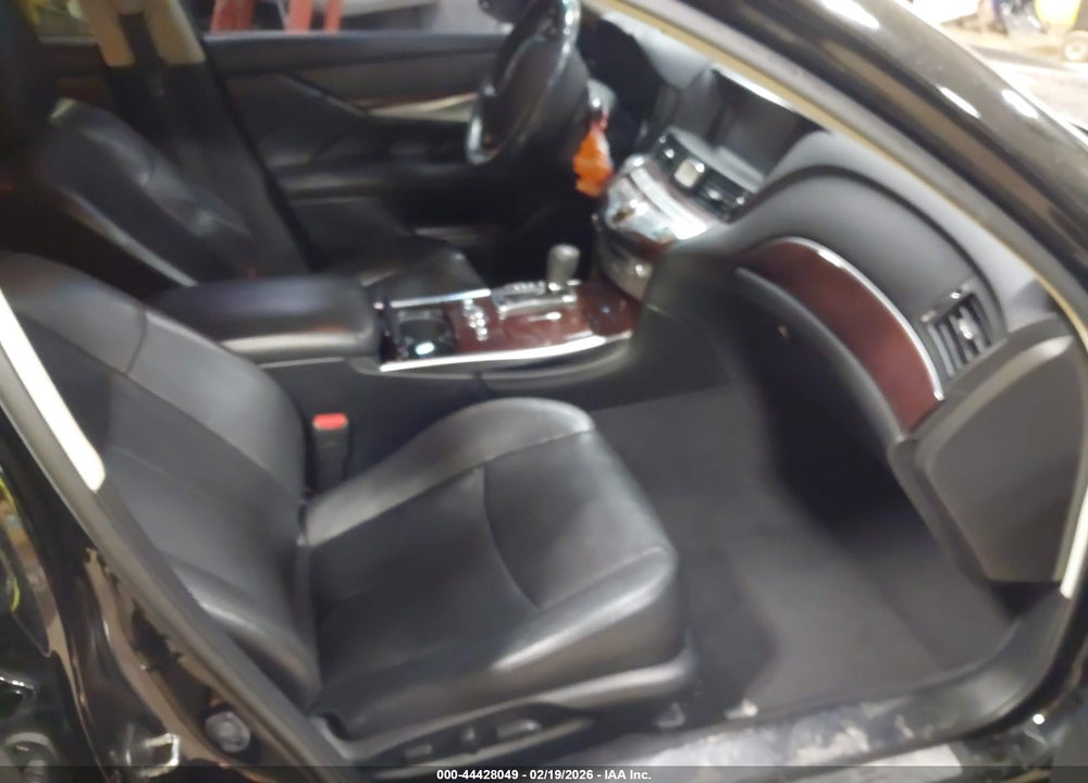 2017 INFINITI Q70L VIN: JN1BY1PR3HM210045