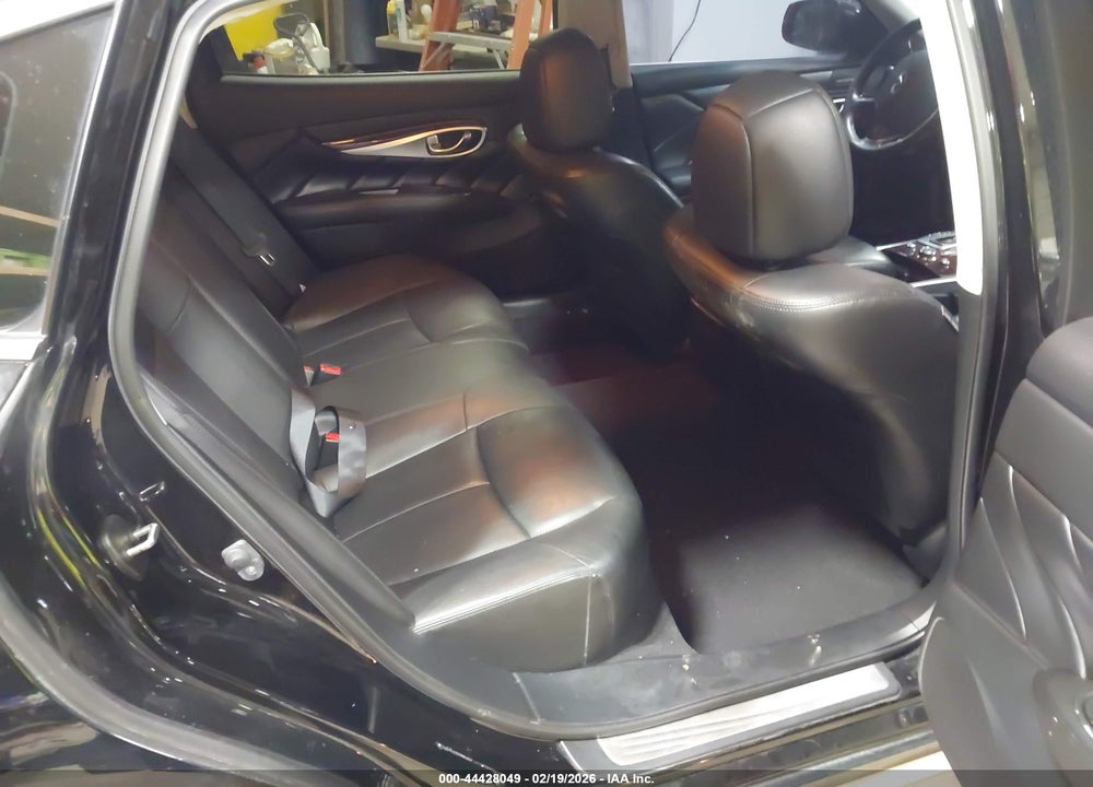 2017 INFINITI Q70L VIN: JN1BY1PR3HM210045
