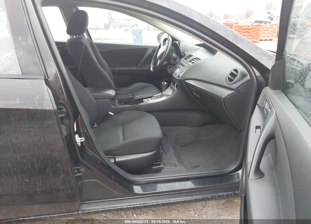 2011 MAZDA 3 I SPORT VIN: JM1BL1UG6B1496979