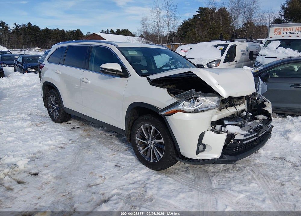 2019 TOYOTA HIGHLANDER XLE VIN: 5TDJZRFH2KS604547