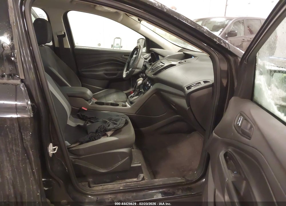 2014 FORD ESCAPE S VIN: 1FMCU0F7XEUA61048