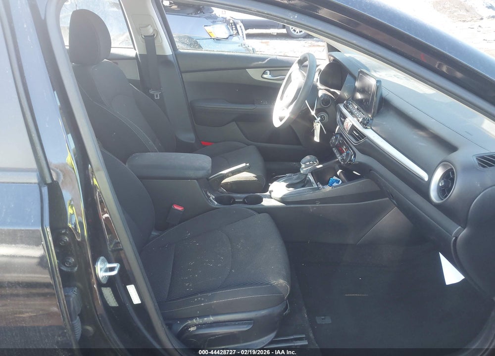 2019 KIA FORTE LXS VIN: 3KPF24AD7KE106601
