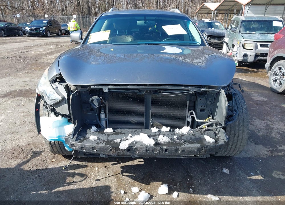 2016 INFINITI QX70 VIN: JN8CS1MU3GM130033