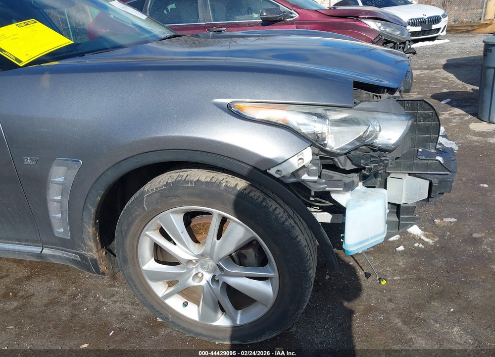 2016 INFINITI QX70 VIN: JN8CS1MU3GM130033