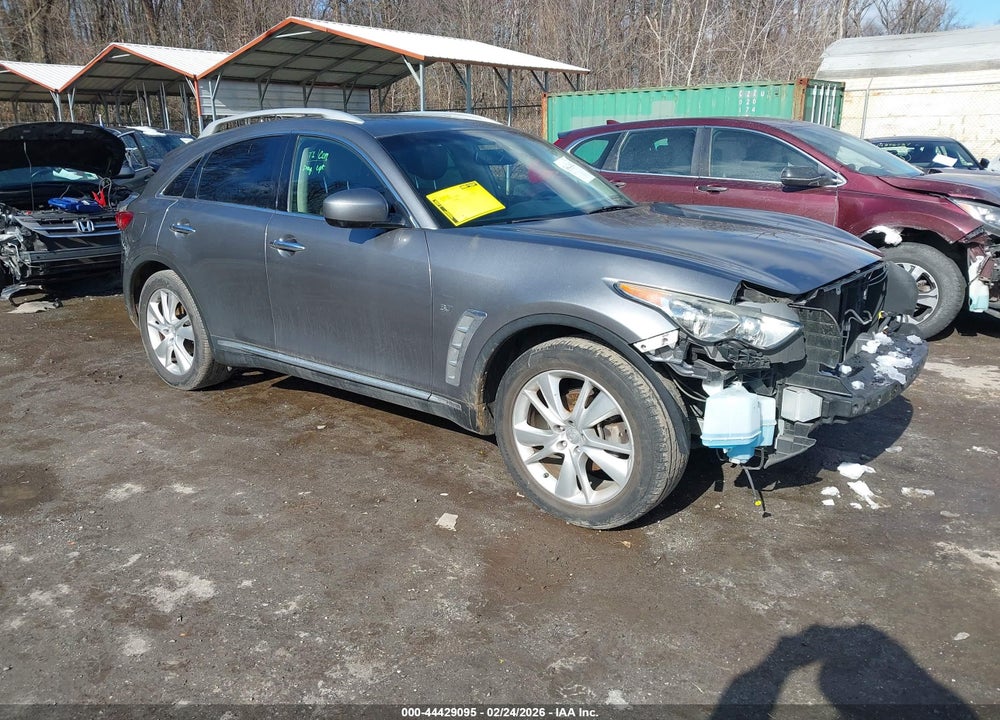 2016 INFINITI QX70 VIN: JN8CS1MU3GM130033