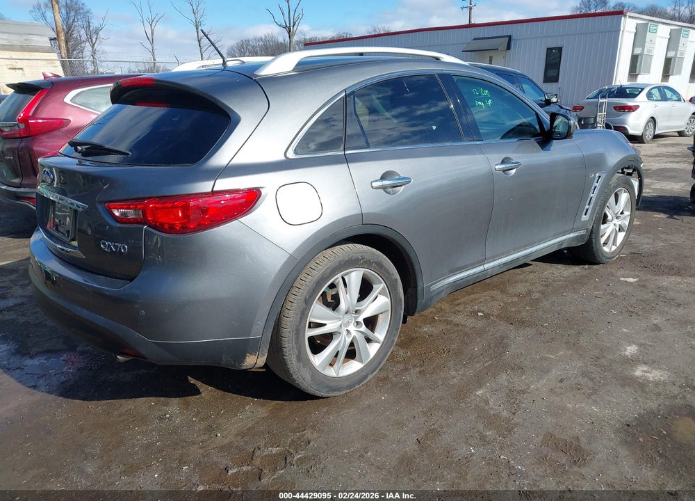 2016 INFINITI QX70 VIN: JN8CS1MU3GM130033