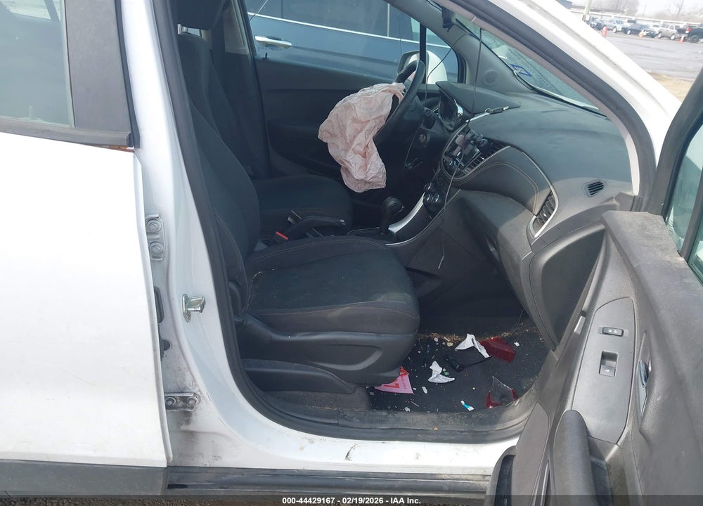 2018 CHEVROLET TRAX LS VIN: 3GNCJKSB9JL411672