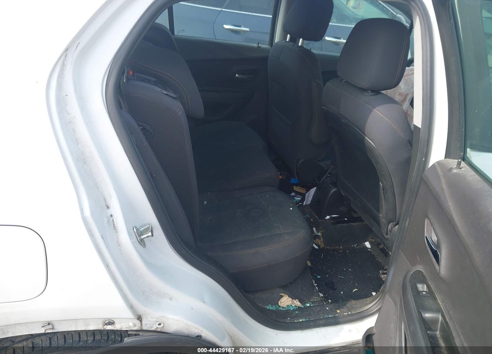 2018 CHEVROLET TRAX LS VIN: 3GNCJKSB9JL411672