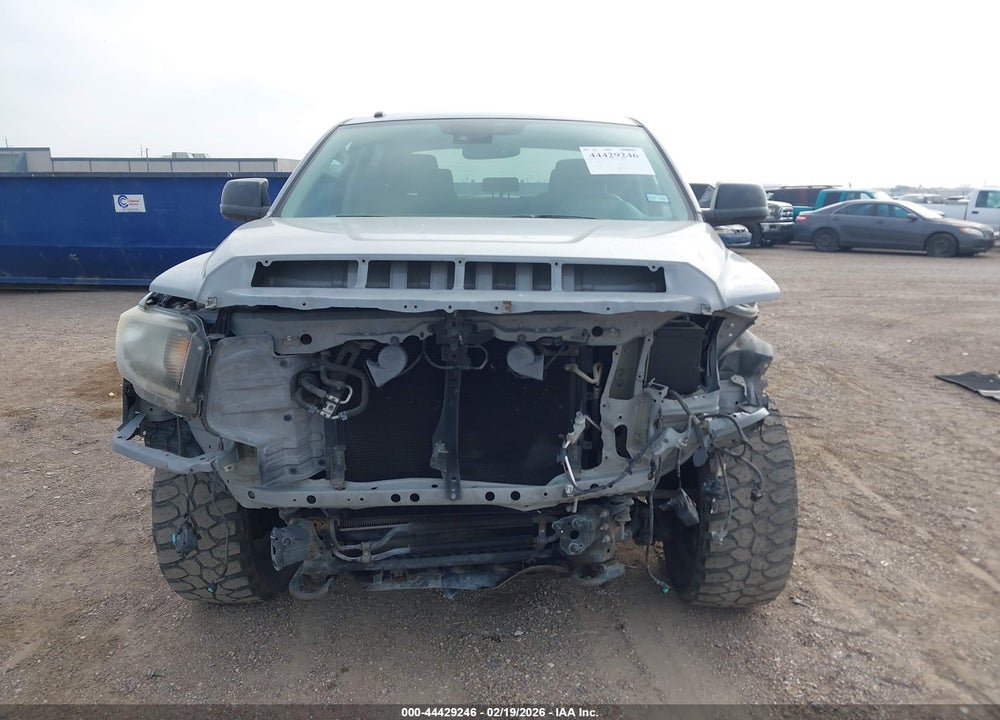 2018 TOYOTA TUNDRA SR5 5.7L V8 VIN: 5TFDW5F15JX763086