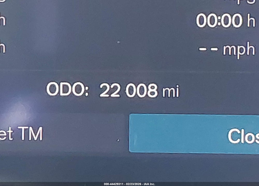 2023 VOLVO XC40 B5 ULTIMATE DARK THEME VIN: YV4L12UX0P2075032