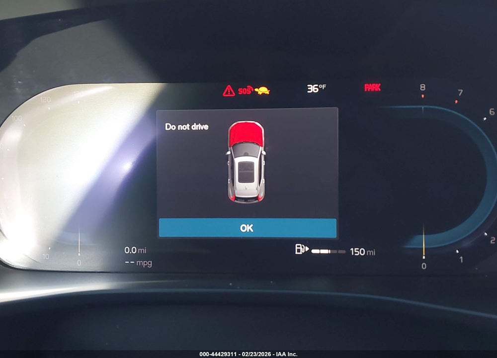 2023 VOLVO XC40 B5 ULTIMATE DARK THEME VIN: YV4L12UX0P2075032