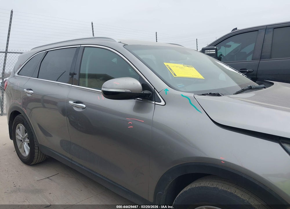 2019 KIA SORENTO 2.4L LX VIN: 5XYPG4A39KG526487
