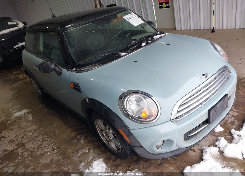 2013 MINI HARDTOP COOPER VIN: WMWSU3C51DT689120