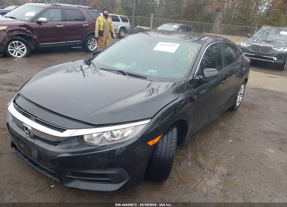 2018 HONDA CIVIC LX VIN: 2HGFC2F52JH574453
