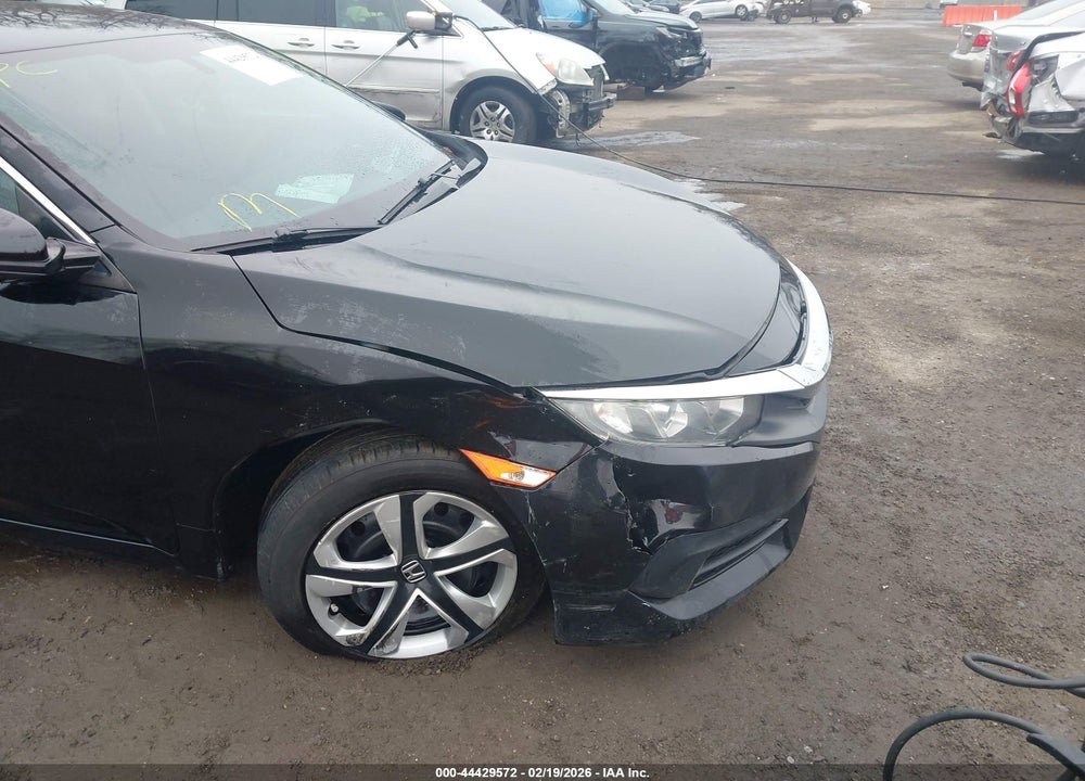 2018 HONDA CIVIC LX VIN: 2HGFC2F52JH574453