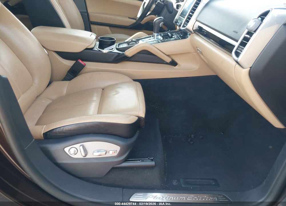 2018 PORSCHE CAYENNE PLATINUM EDITION VIN: WP1AA2A28JKA00958