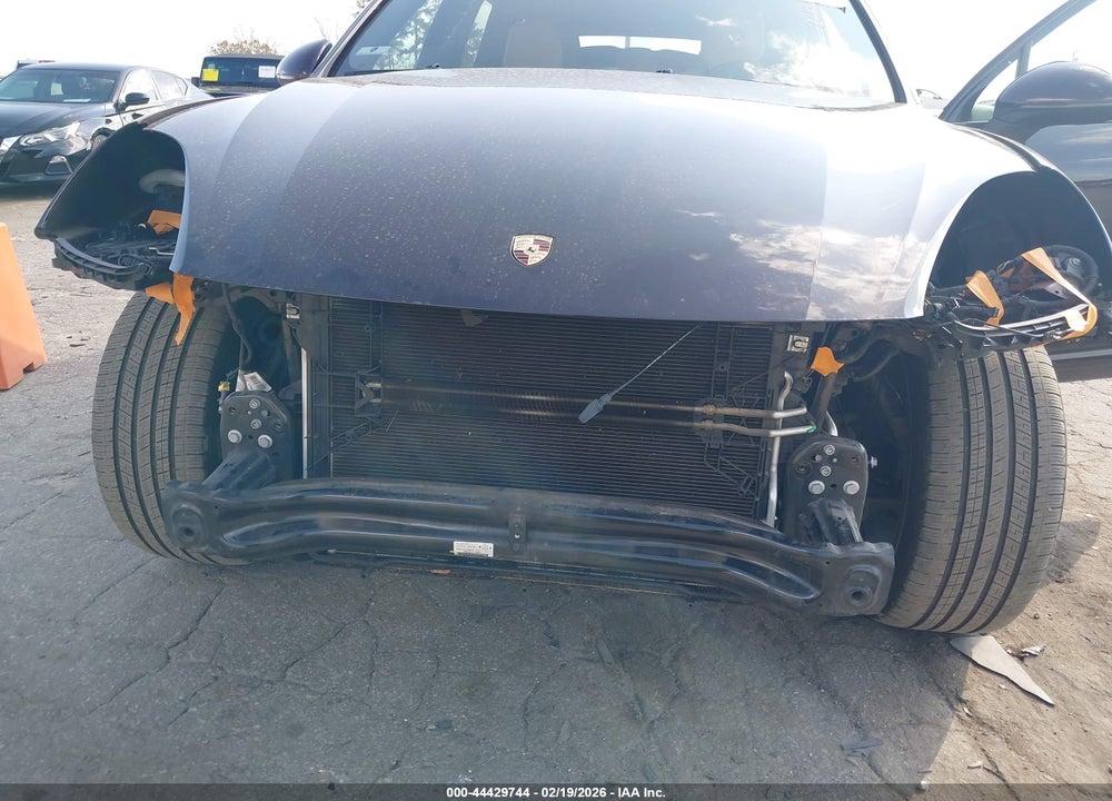 2018 PORSCHE CAYENNE PLATINUM EDITION VIN: WP1AA2A28JKA00958