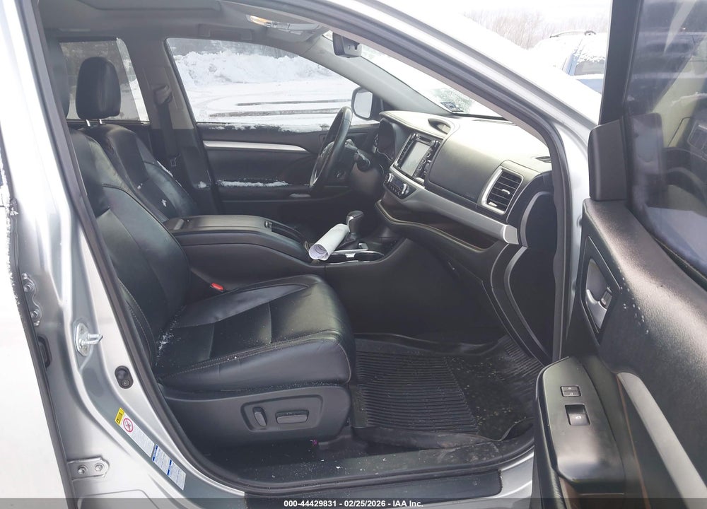 2017 TOYOTA HIGHLANDER XLE VIN: 5TDJZRFH4HS440730