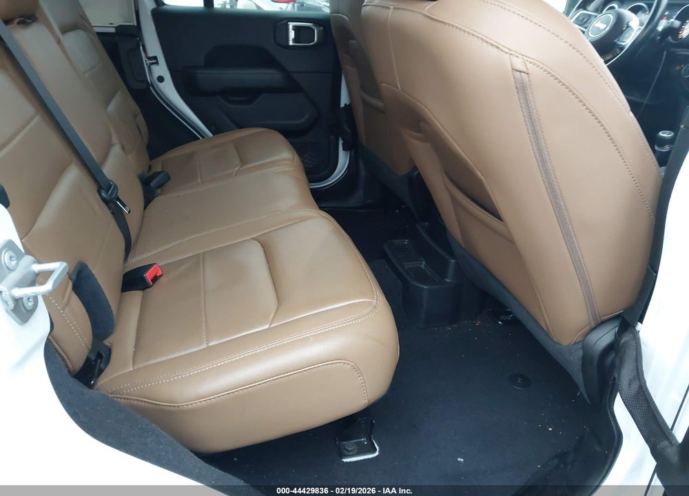 2020 JEEP WRANGLER UNLIMITED SAHARA 4X4 VIN: 1C4HJXEG1LW243381