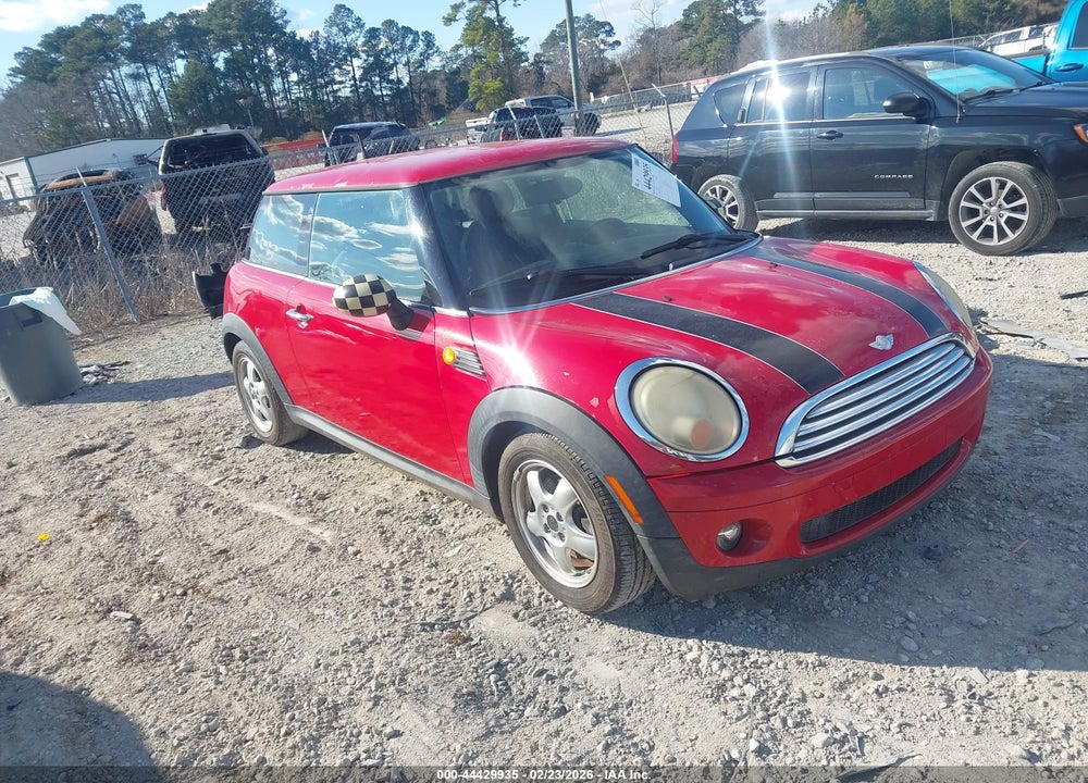 2009 MINI COOPER VIN: WMWMF33519TU71933