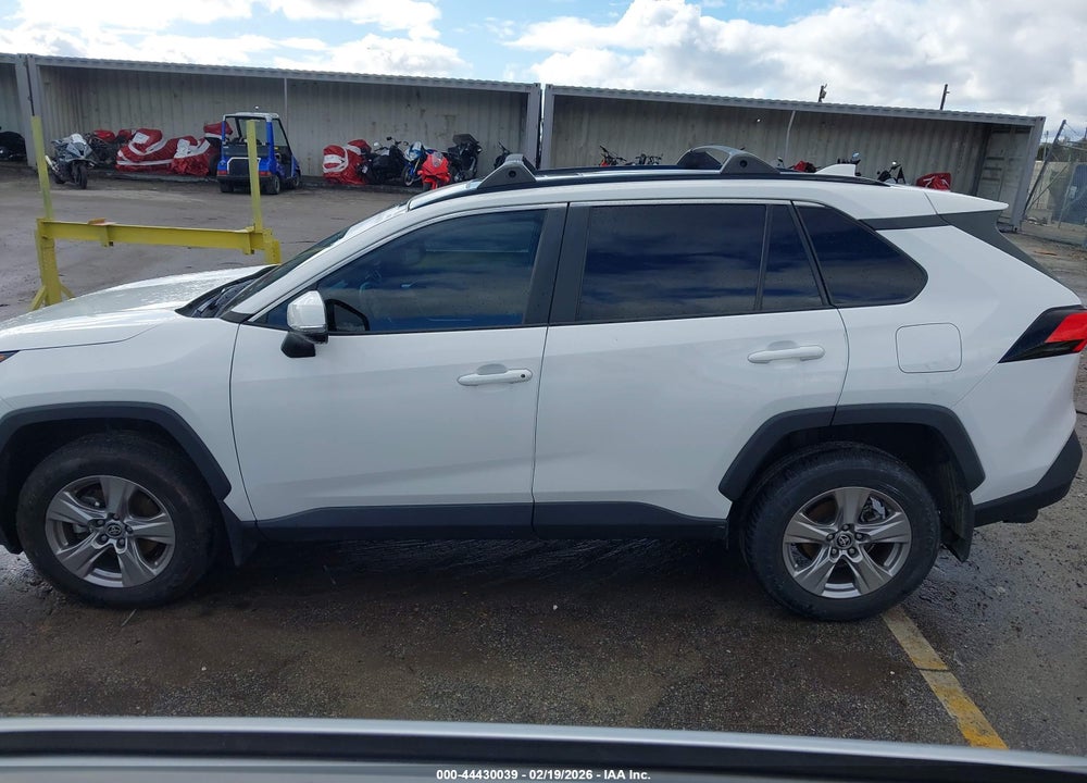 2022 TOYOTA RAV4 XLE VIN: 2T3W1RFV4NC207171