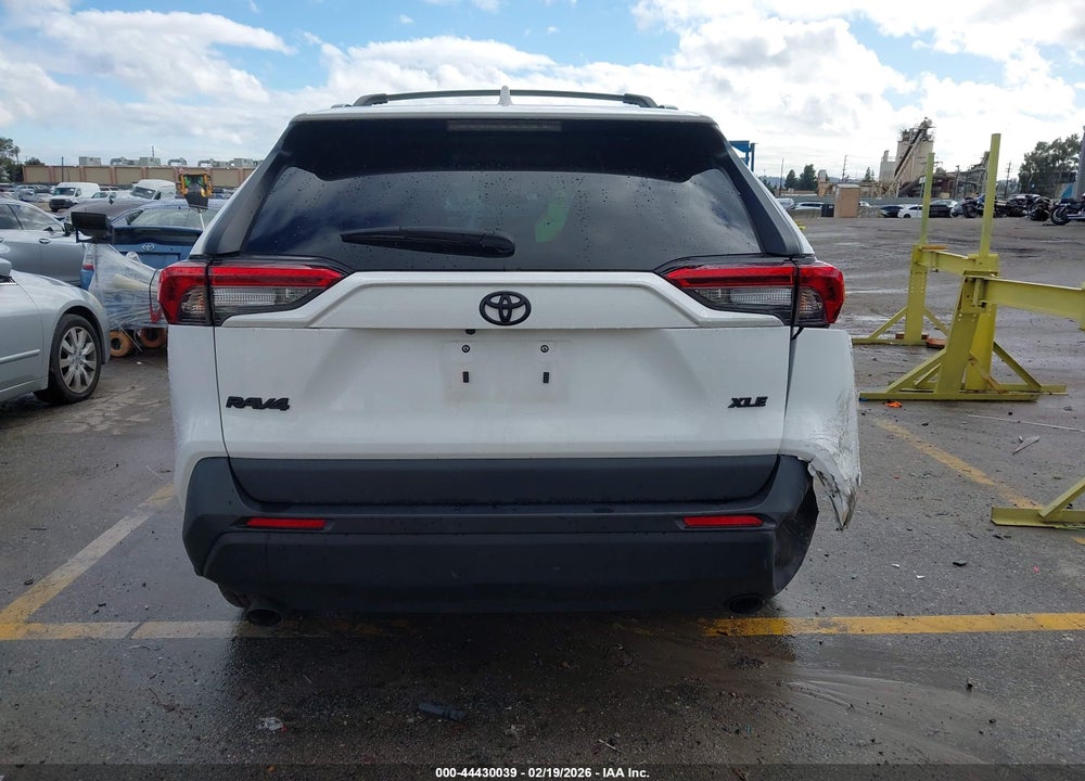 2022 TOYOTA RAV4 XLE VIN: 2T3W1RFV4NC207171