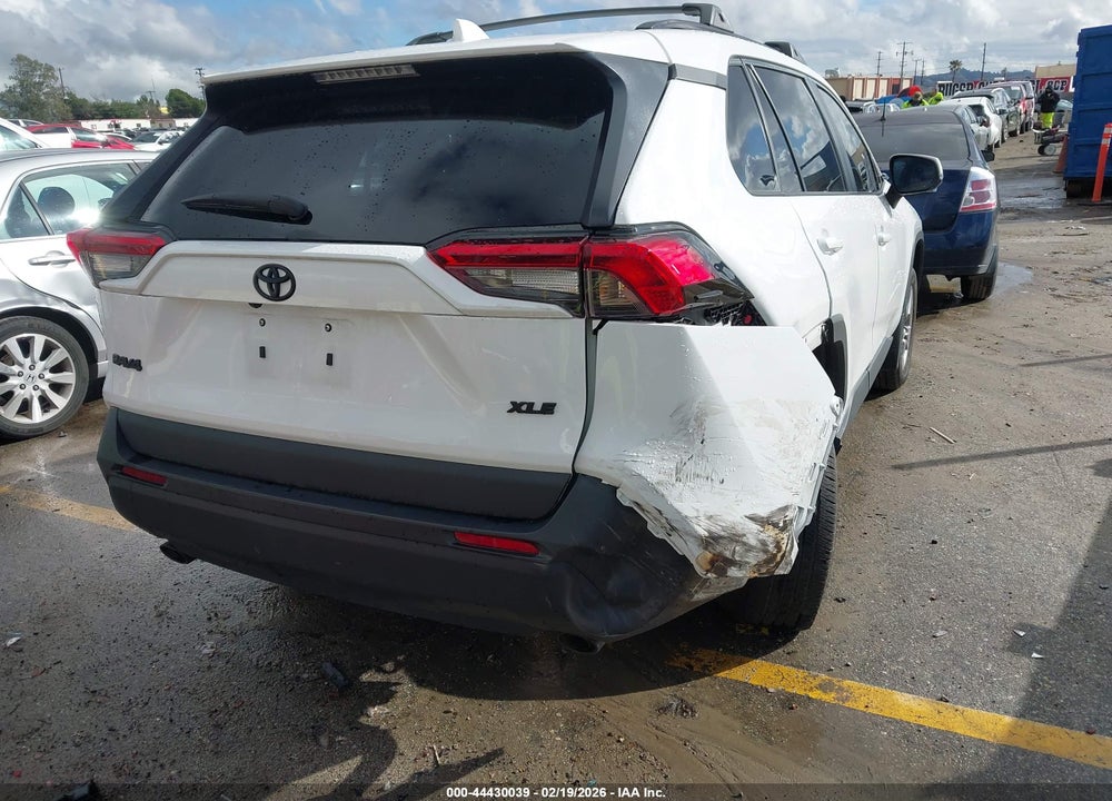 2022 TOYOTA RAV4 XLE VIN: 2T3W1RFV4NC207171