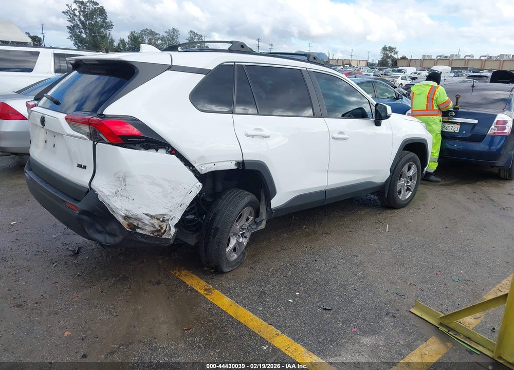 2022 TOYOTA RAV4 XLE VIN: 2T3W1RFV4NC207171