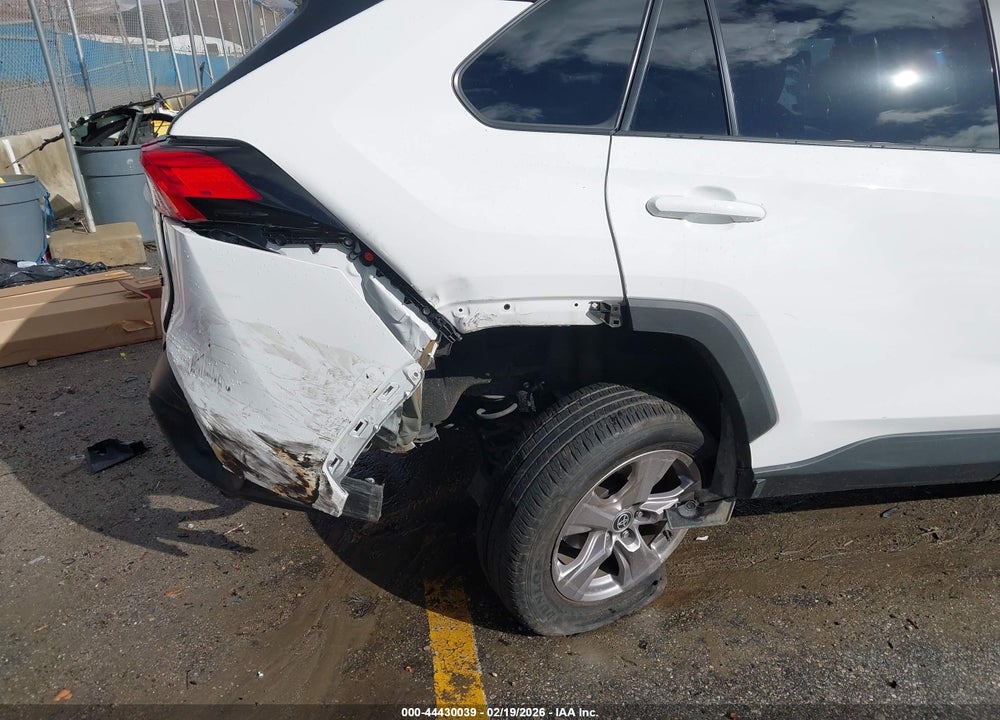 2022 TOYOTA RAV4 XLE VIN: 2T3W1RFV4NC207171