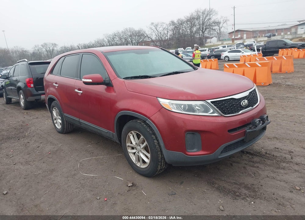 2014 KIA SORENTO LX VIN: 5XYKT3A61EG516132