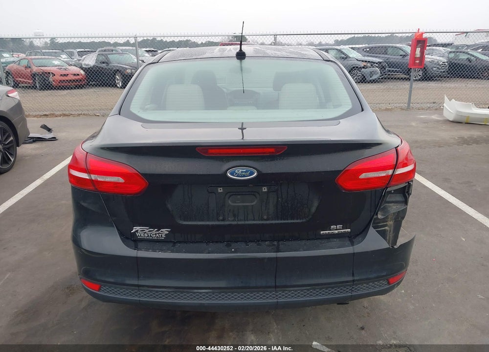 2015 FORD FOCUS SE VIN: 1FADP3F27FL242658