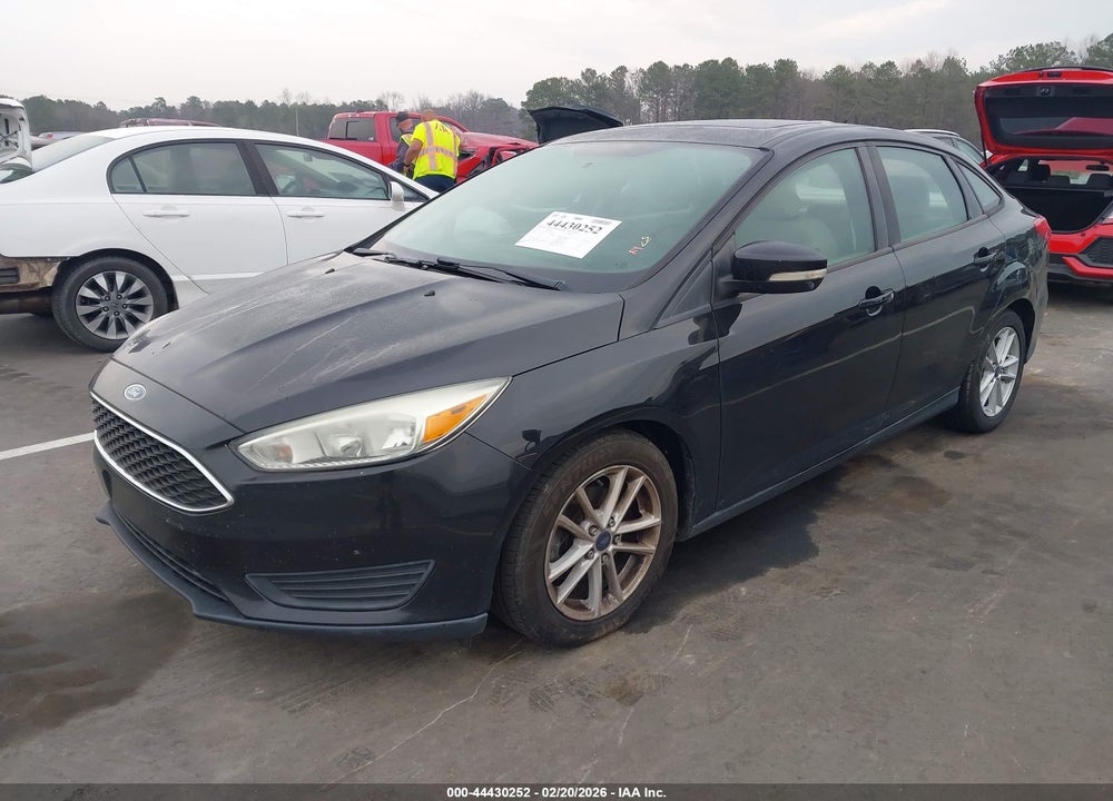 2015 FORD FOCUS SE VIN: 1FADP3F27FL242658
