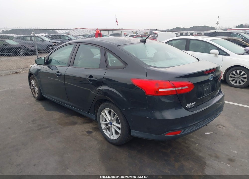 2015 FORD FOCUS SE VIN: 1FADP3F27FL242658