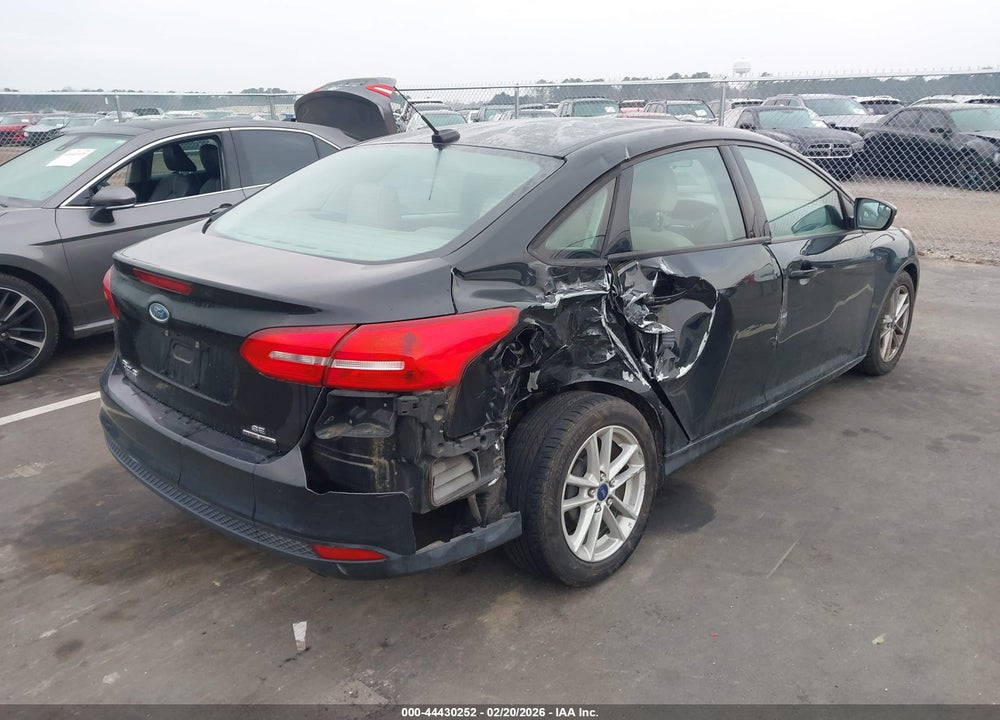 2015 FORD FOCUS SE VIN: 1FADP3F27FL242658