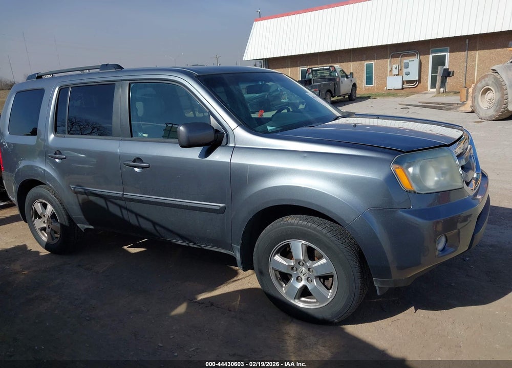 2011 HONDA PILOT EX-L VIN: 5FNYF3H74BB054457