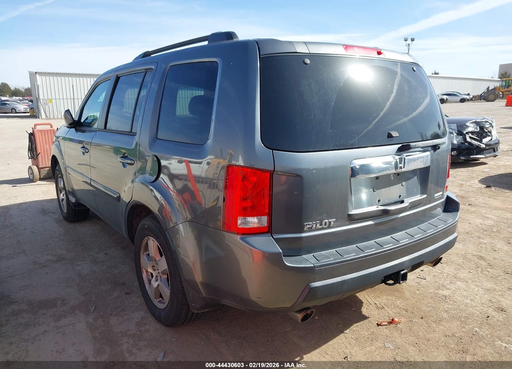 2011 HONDA PILOT EX-L VIN: 5FNYF3H74BB054457