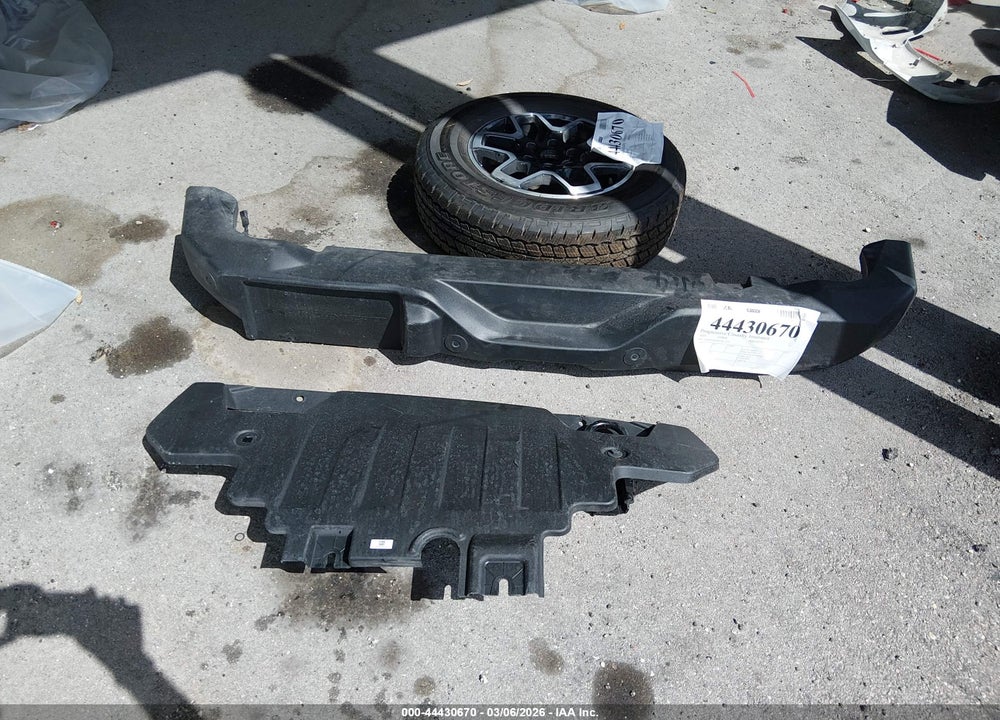 2025 FORD BRONCO OUTER BANKS VIN: 1FMDE8BH8SLB17777