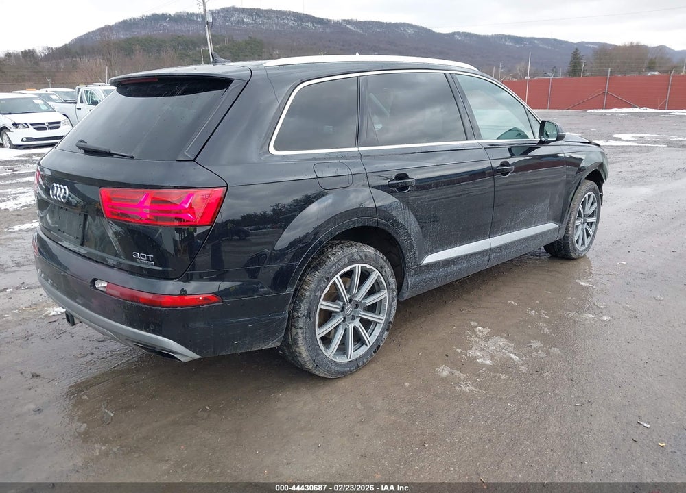 2018 AUDI Q7 3.0T PREMIUM VIN: WA1LAAF73JD051727
