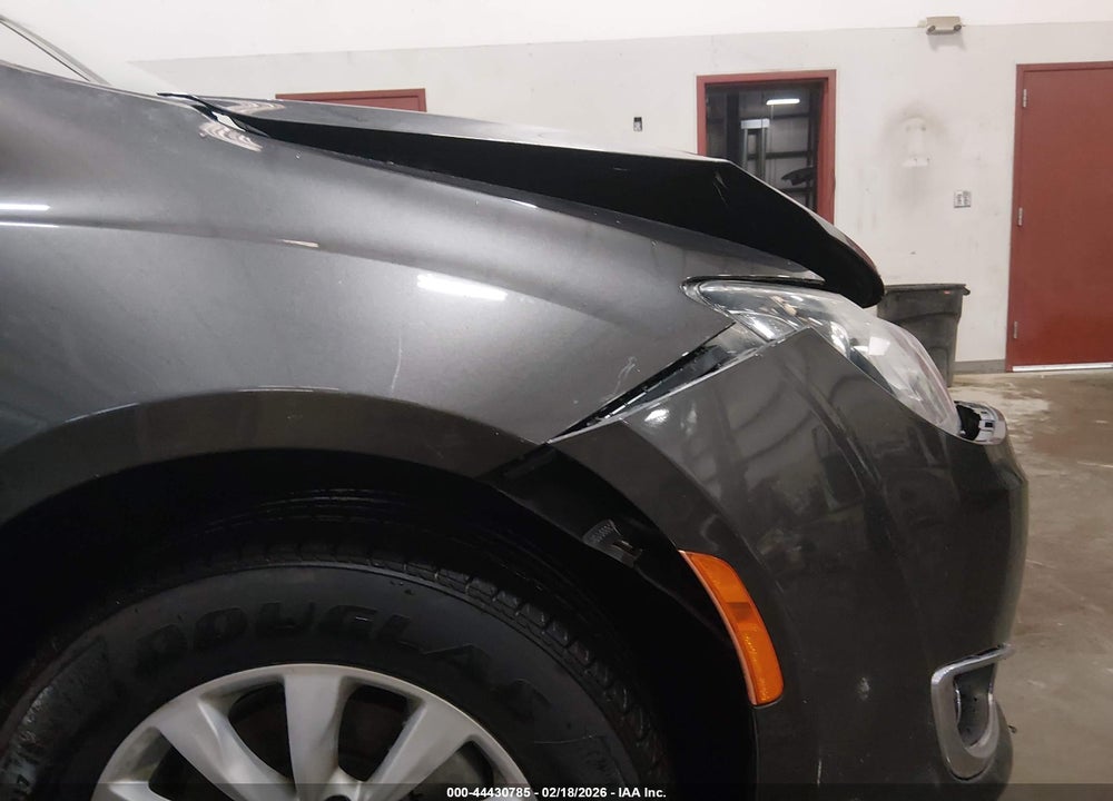 2019 CHRYSLER PACIFICA TOURING L VIN: 2C4RC1BG7KR609044