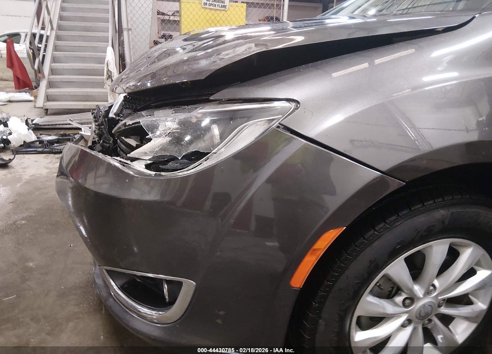 2019 CHRYSLER PACIFICA TOURING L VIN: 2C4RC1BG7KR609044