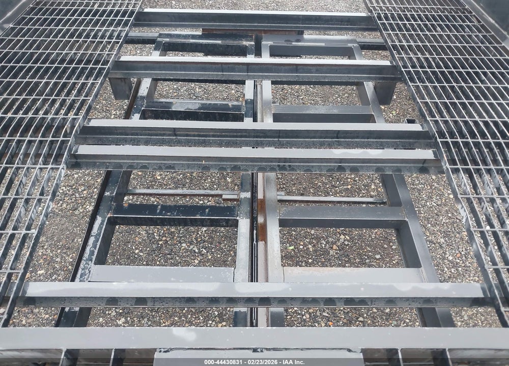 2012 C AND B QUALITY TRAILER VIN: 4JUBF1621CN037712