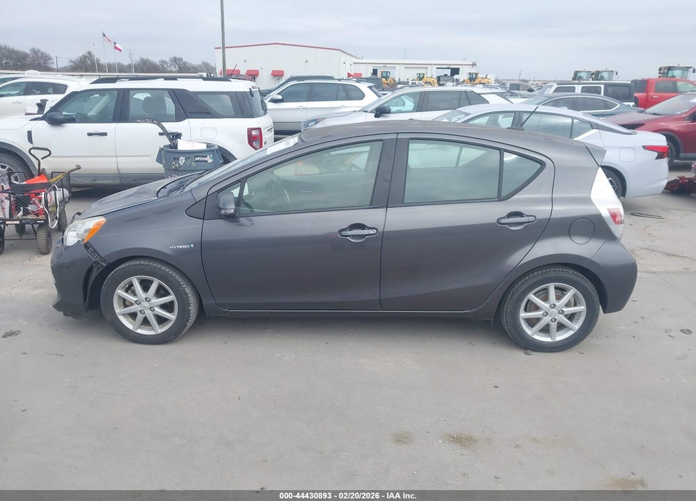 2013 TOYOTA PRIUS C THREE VIN: JTDKDTB39D1548438