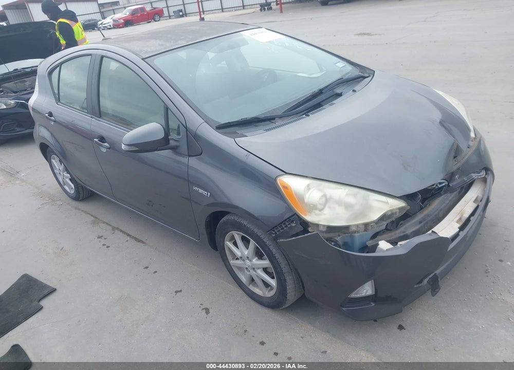 2013 TOYOTA PRIUS C THREE VIN: JTDKDTB39D1548438